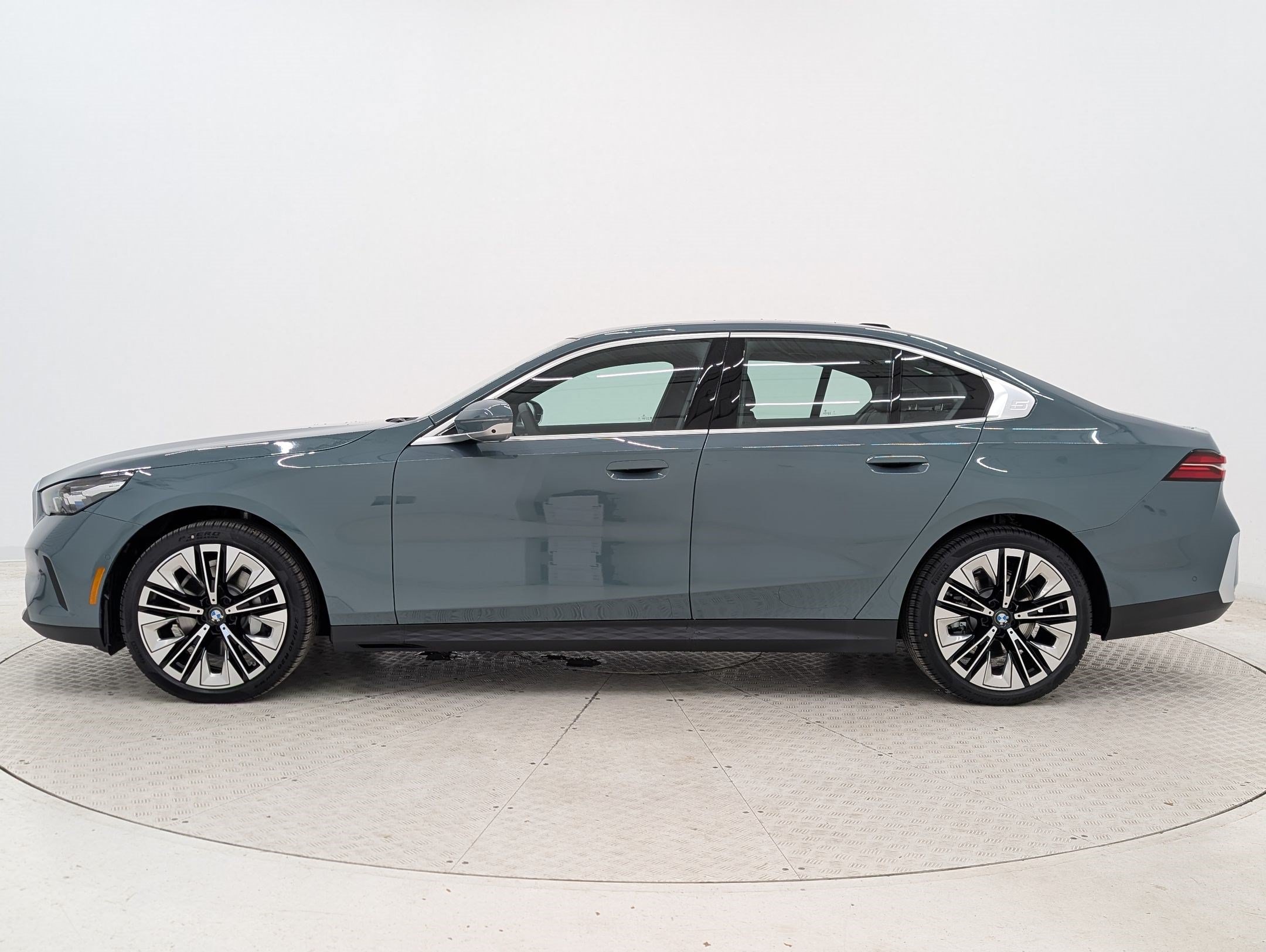 New 2026 BMW 530i w/ Premium Package RWD image 2