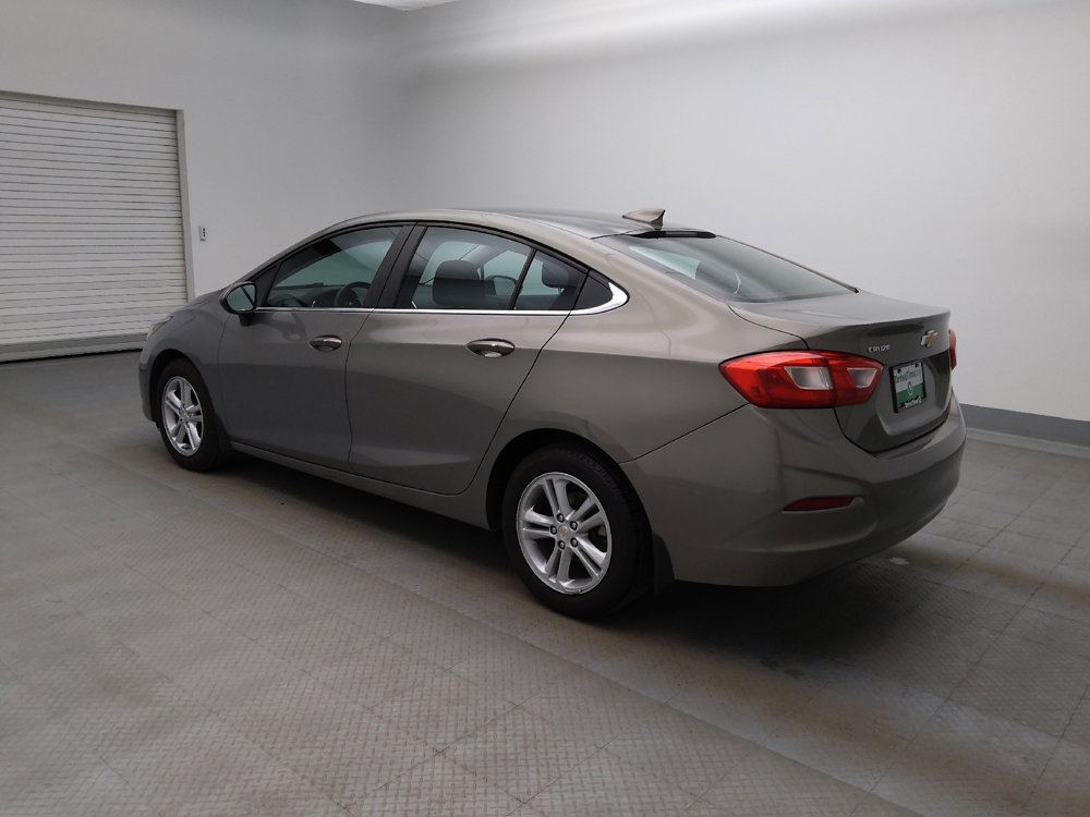 Used 2017 Chevrolet Cruze LT w/ Convenience Package FWD image 3