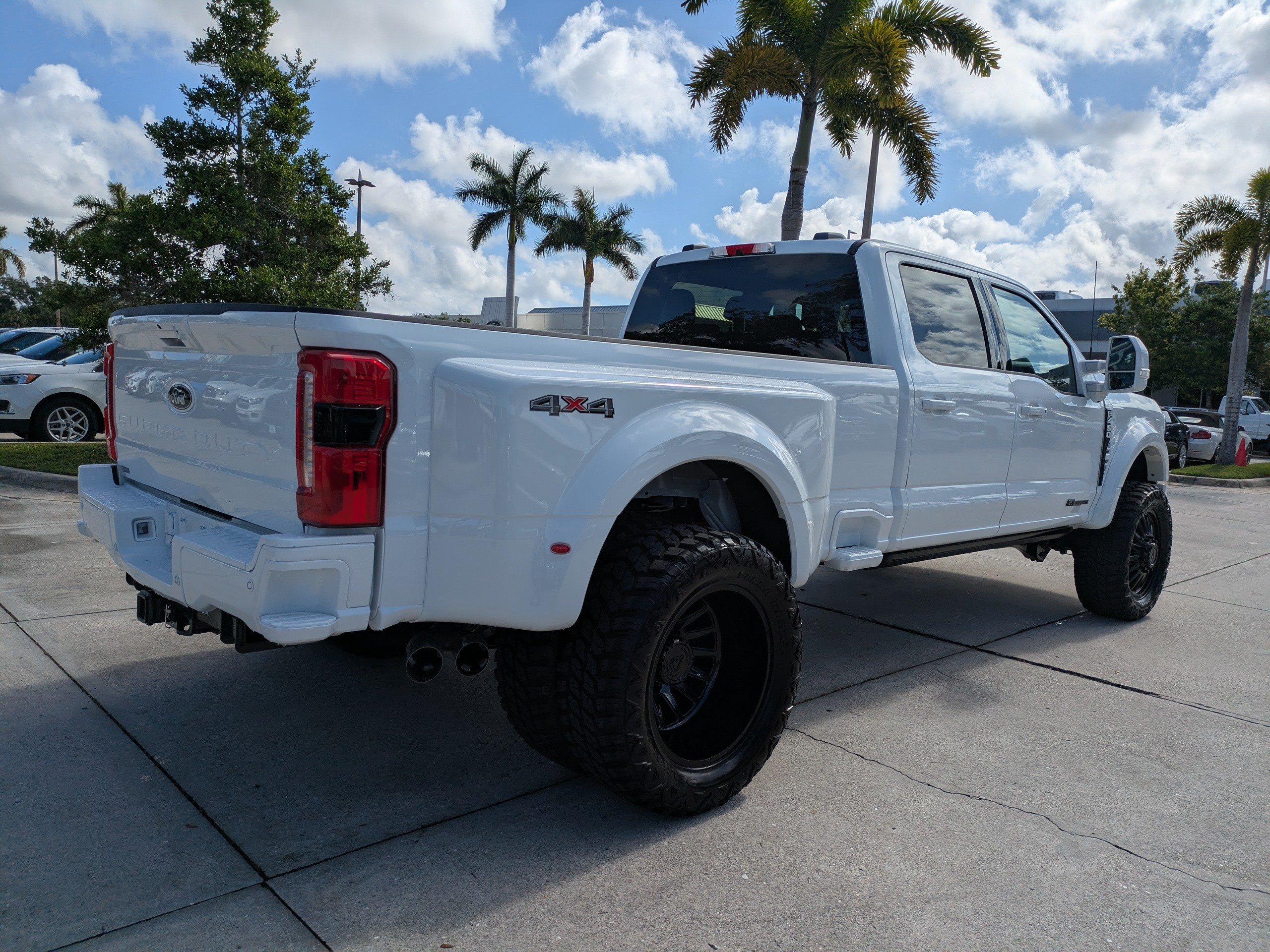 Used 2026 Ford F450 Lariat AWD/4WD image 4
