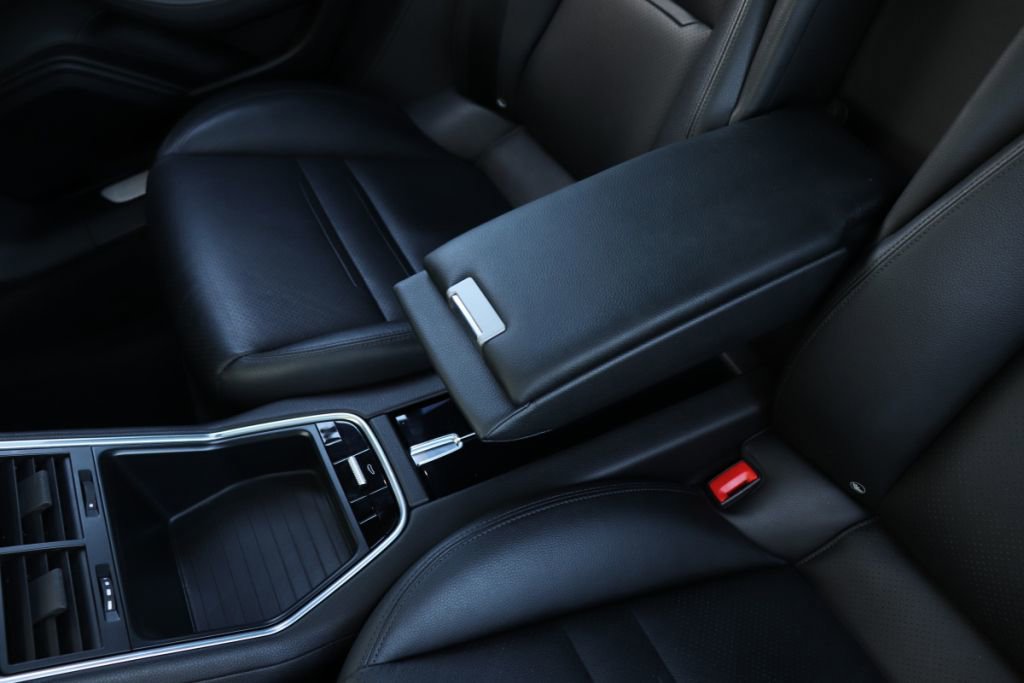 Used 2019 Porsche Panamera 4 AWD/4WD image 63