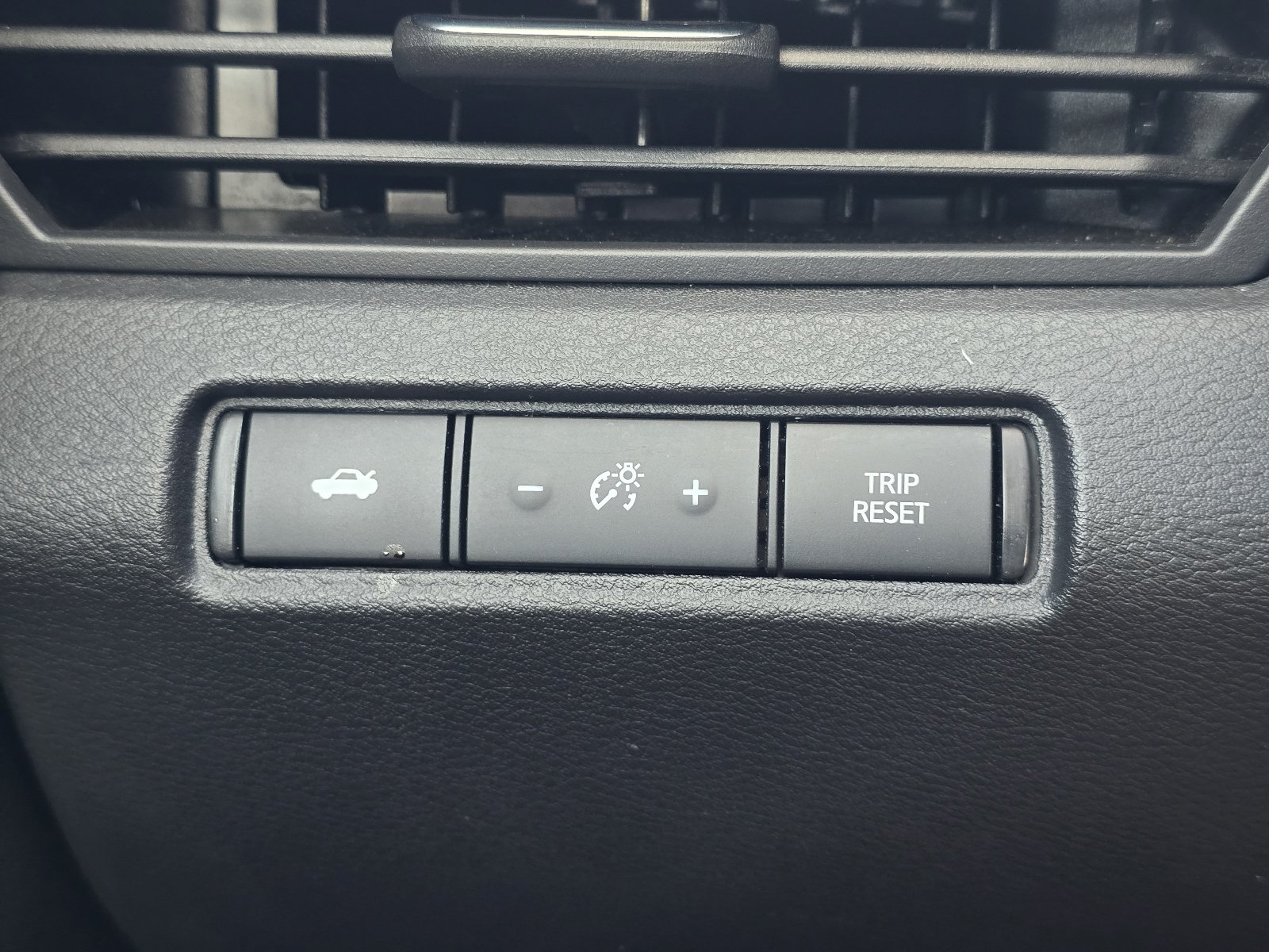 Used 2025 Nissan Altima 2.5 SV FWD image 22