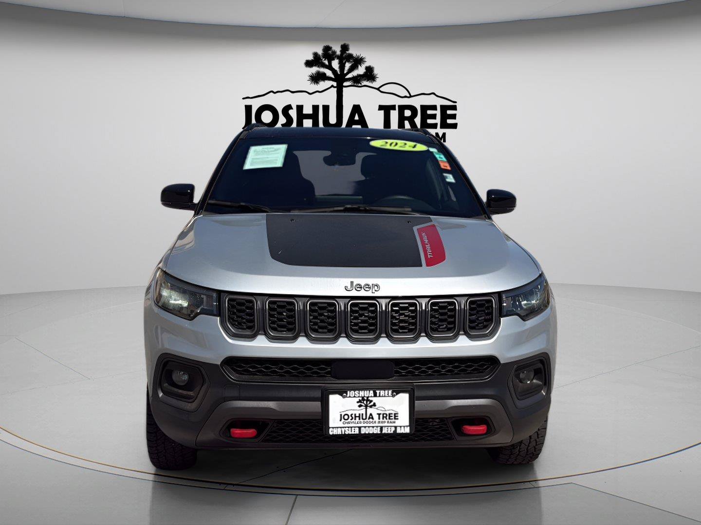 Used 2024 Jeep Compass Trailhawk AWD/4WD image 5