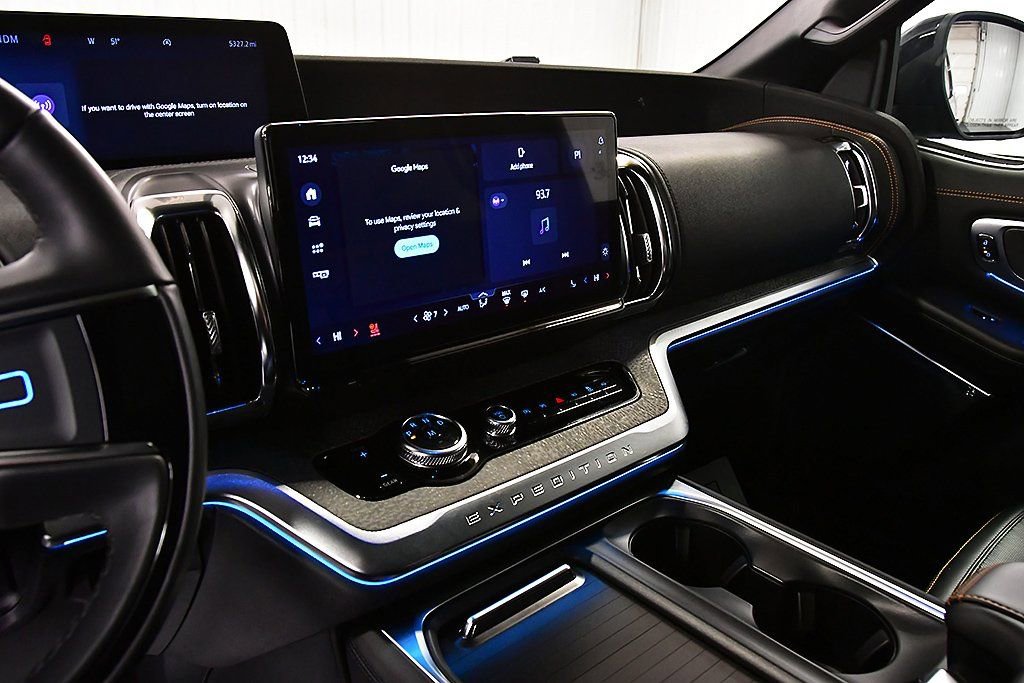 Used 2025 Ford Expedition Tremor image 21