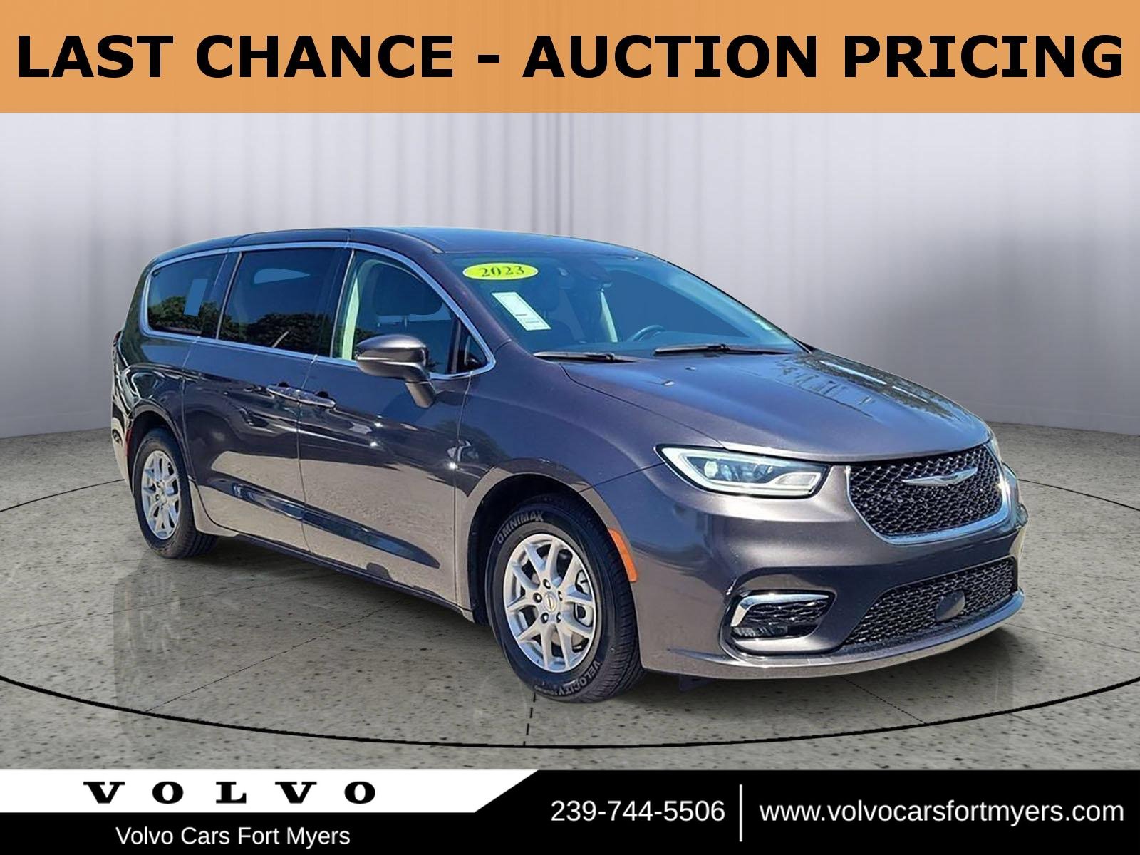 Used 2023 Chrysler Pacifica Touring-L