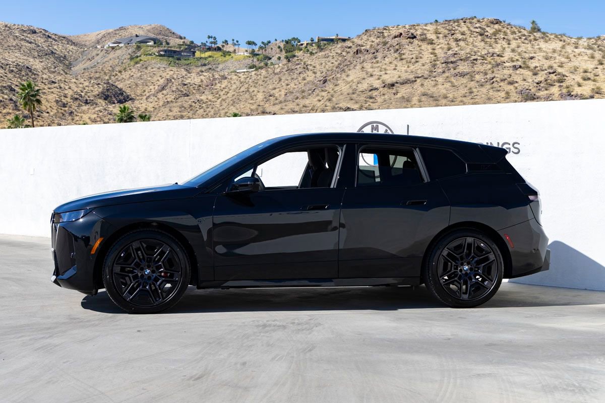 New 2026 BMW iX M70 image 3