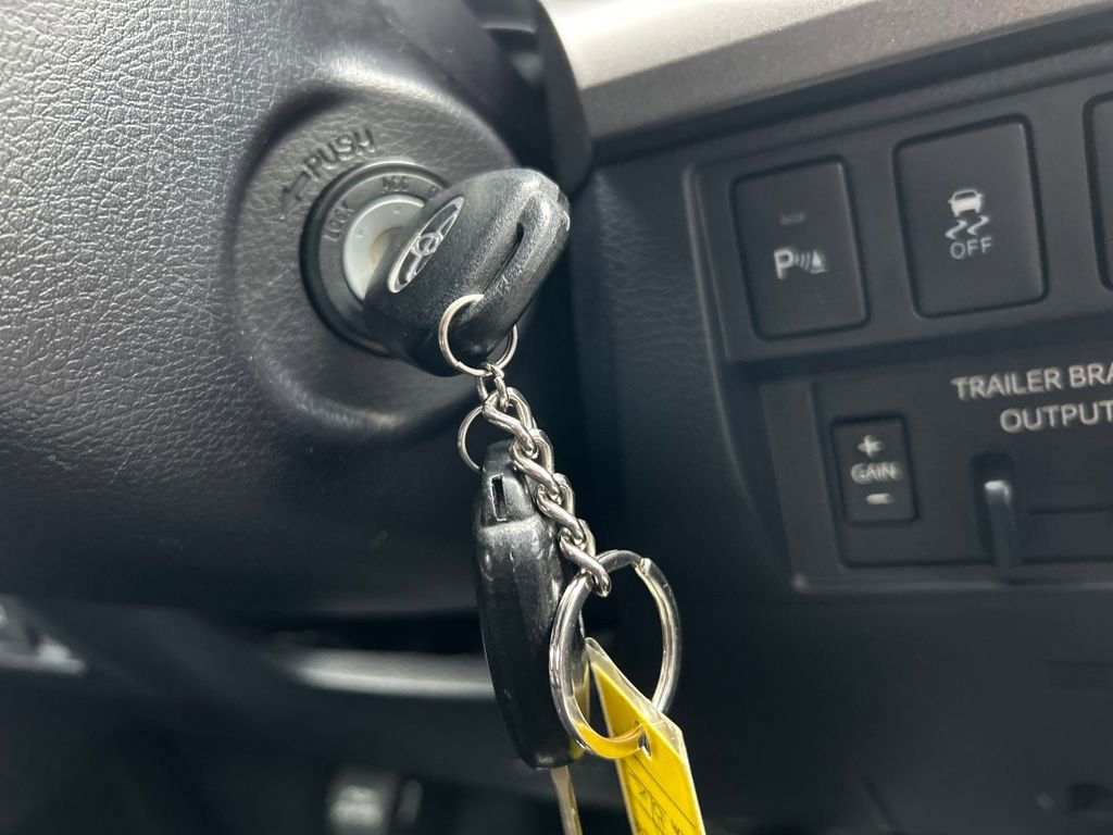 Used 2018 Toyota Tundra SR5 w/ TRD Off Road Package image 24