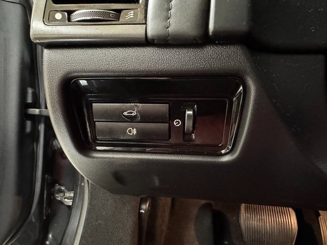 Used 2015 Jaguar F-TYPE Coupe image 10