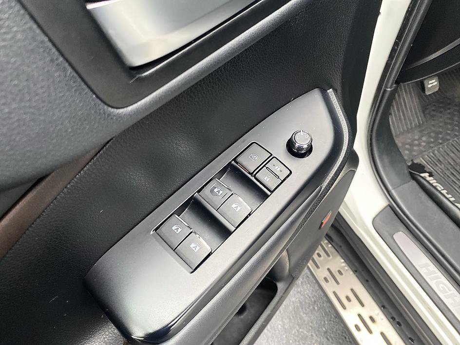 Certified 2019 Toyota Highlander Limited Platinum AWD/4WD image 10