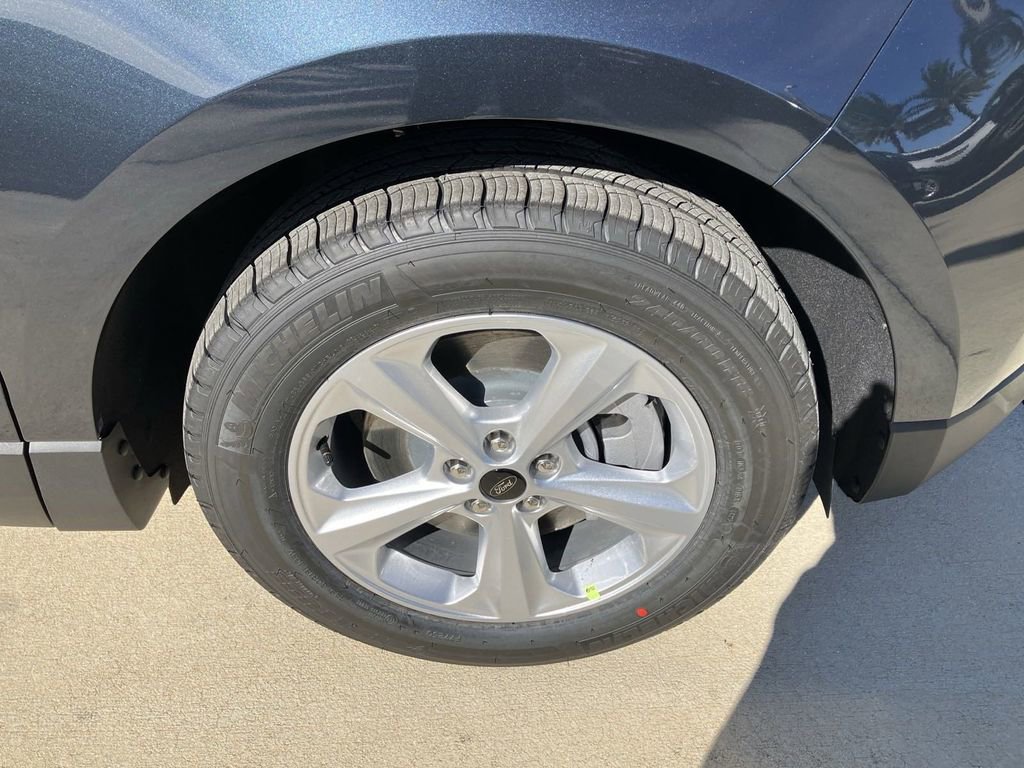 New 2024 Ford Edge SE image 13