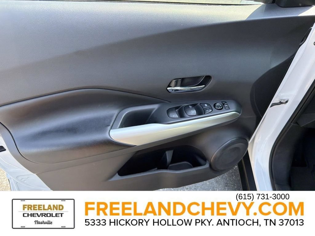Used 2020 Nissan Kicks SR w/ SR Premium Package FWD image 19