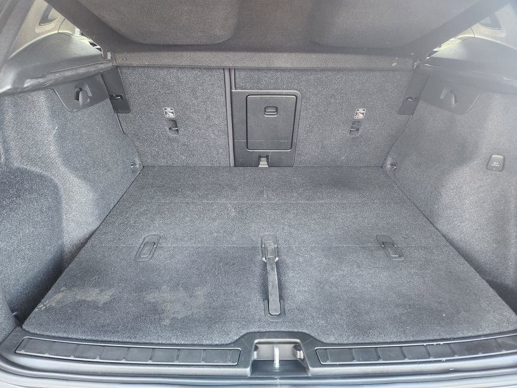 Used 2022 Volvo XC40 P8 Recharge Plus image 15