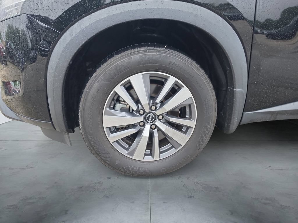 Used 2023 Nissan Pathfinder SL w/ Black Appearance Package FWD image 16