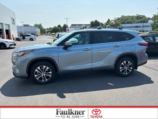 Certified 2020 Toyota Highlander XLE AWD/4WD image 16