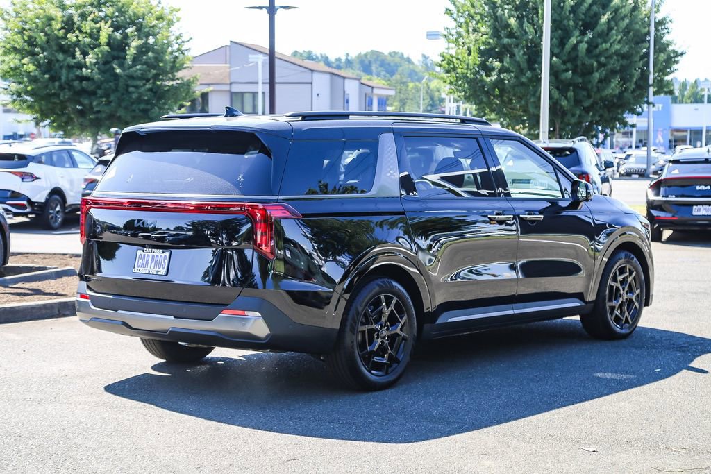Certified 2026 Kia Carnival SX w/ SX Dark Edition Package FWD image 9