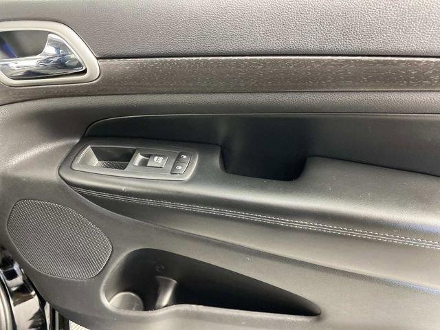 Used 2018 Jeep Grand Cherokee Altitude AWD/4WD image 22