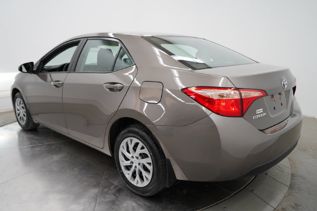 Used 2018 Toyota Corolla LE FWD image 5
