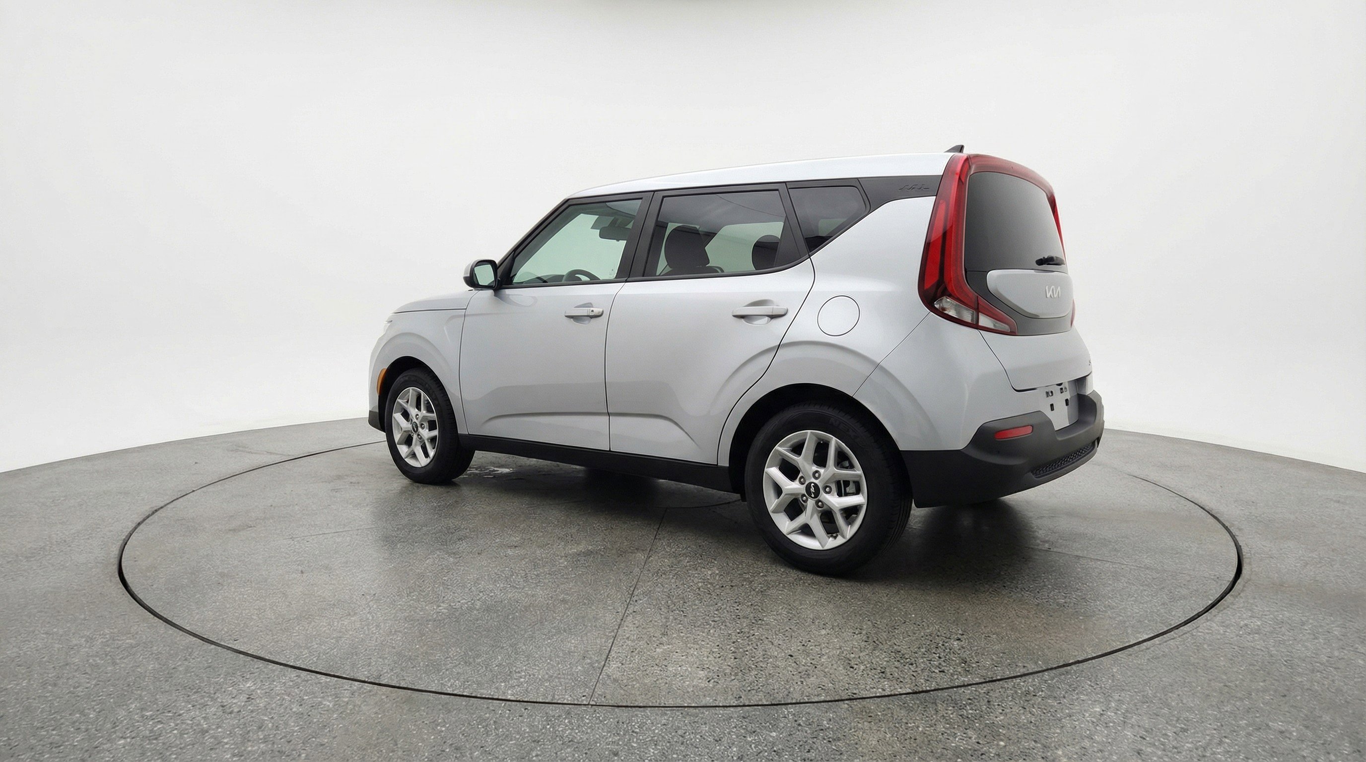 Used 2025 Kia Soul LX w/ LX Technology Package FWD image 6
