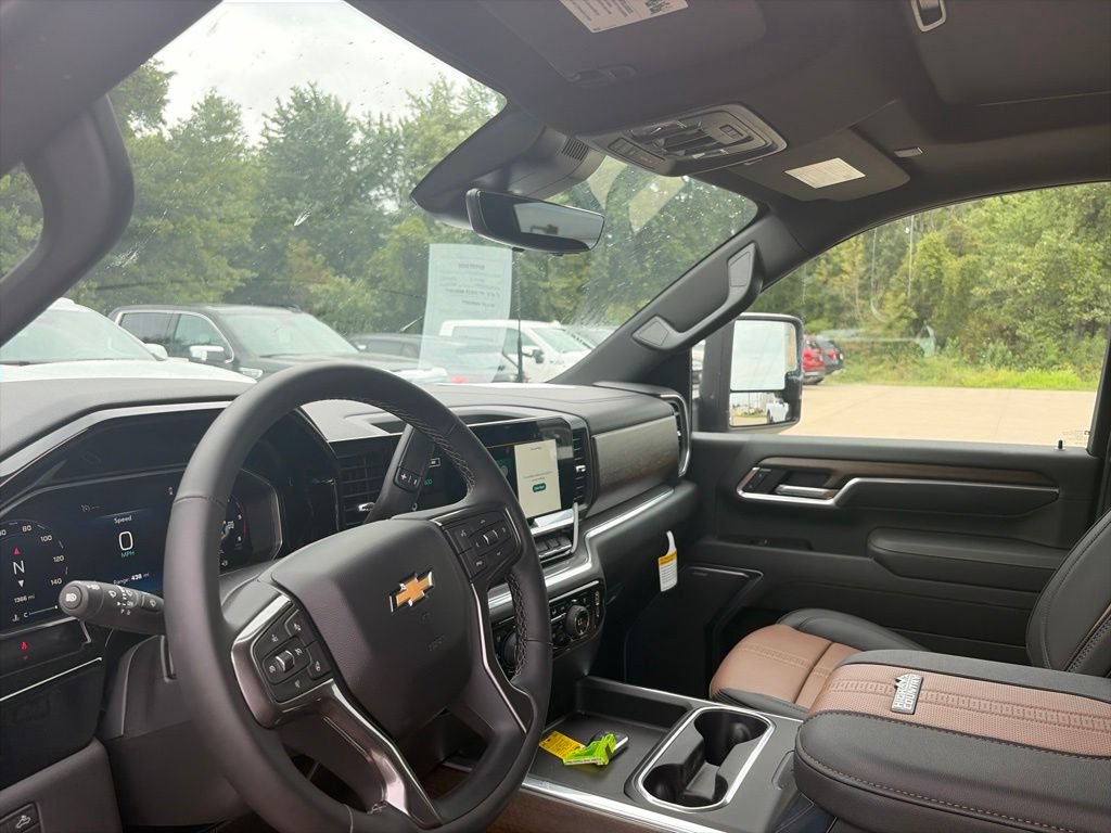 Used 2026 Chevrolet Silverado 2500 High Country w/ High Country Premium Package AWD/4WD image 17