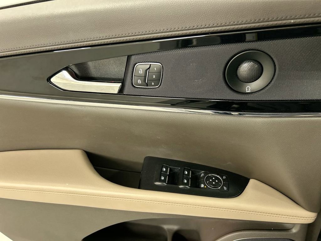 Used 2022 Lincoln Nautilus Reserve w/ Luxury Package image 11