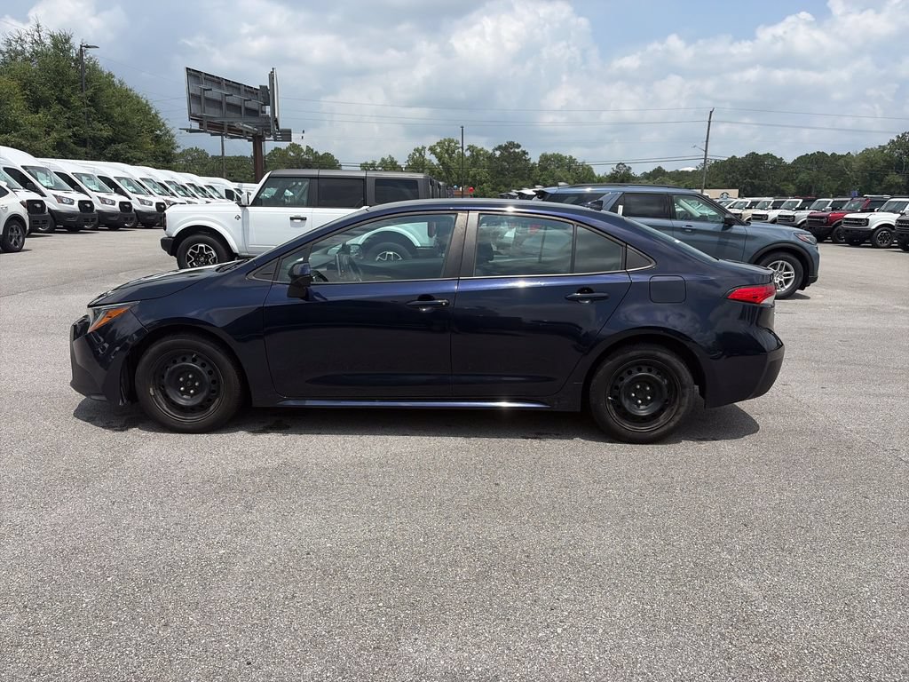 Used 2021 Toyota Corolla LE FWD image 4