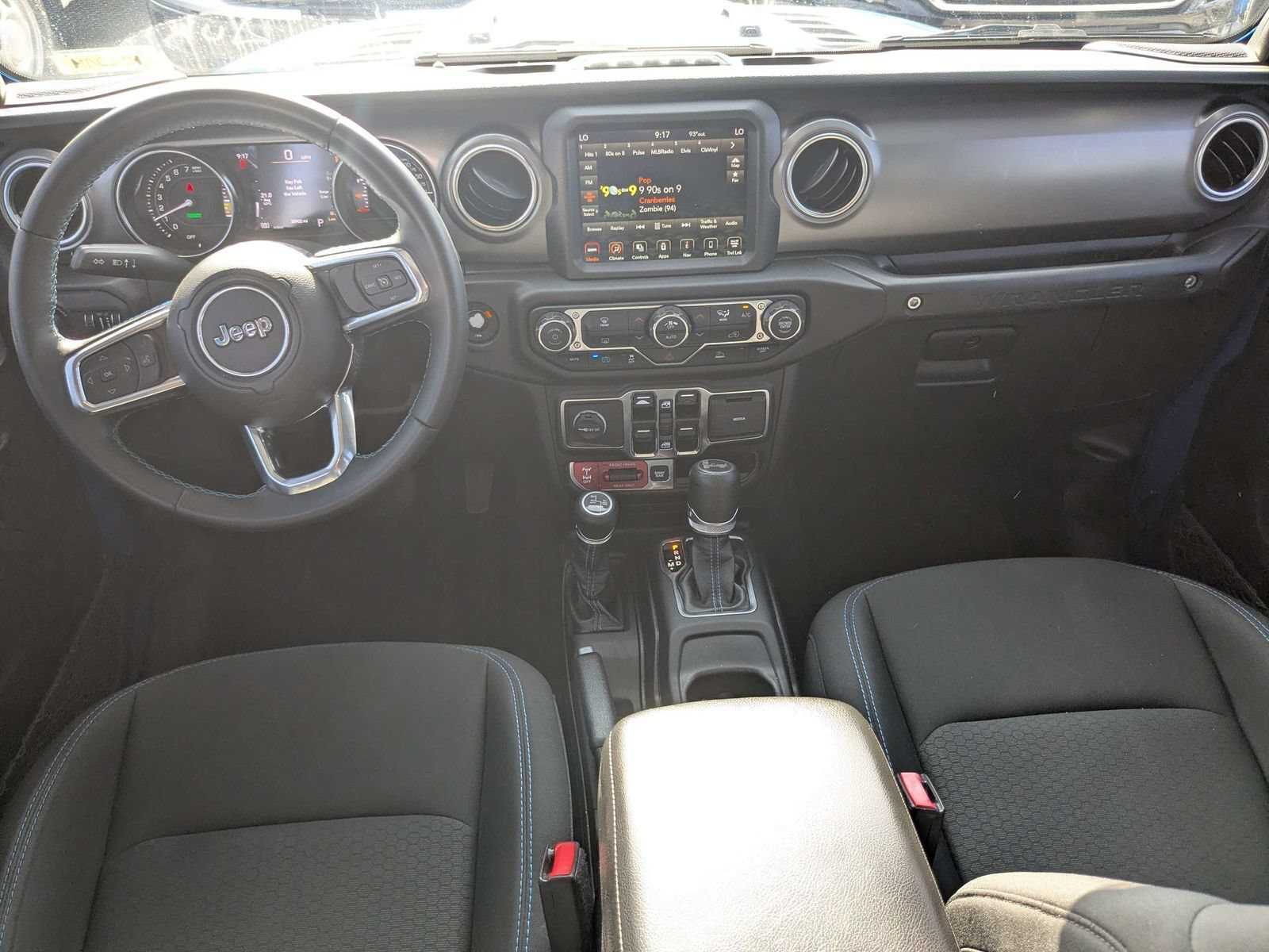 Used 2022 Jeep Wrangler Unlimited Rubicon 4xe AWD/4WD image 15