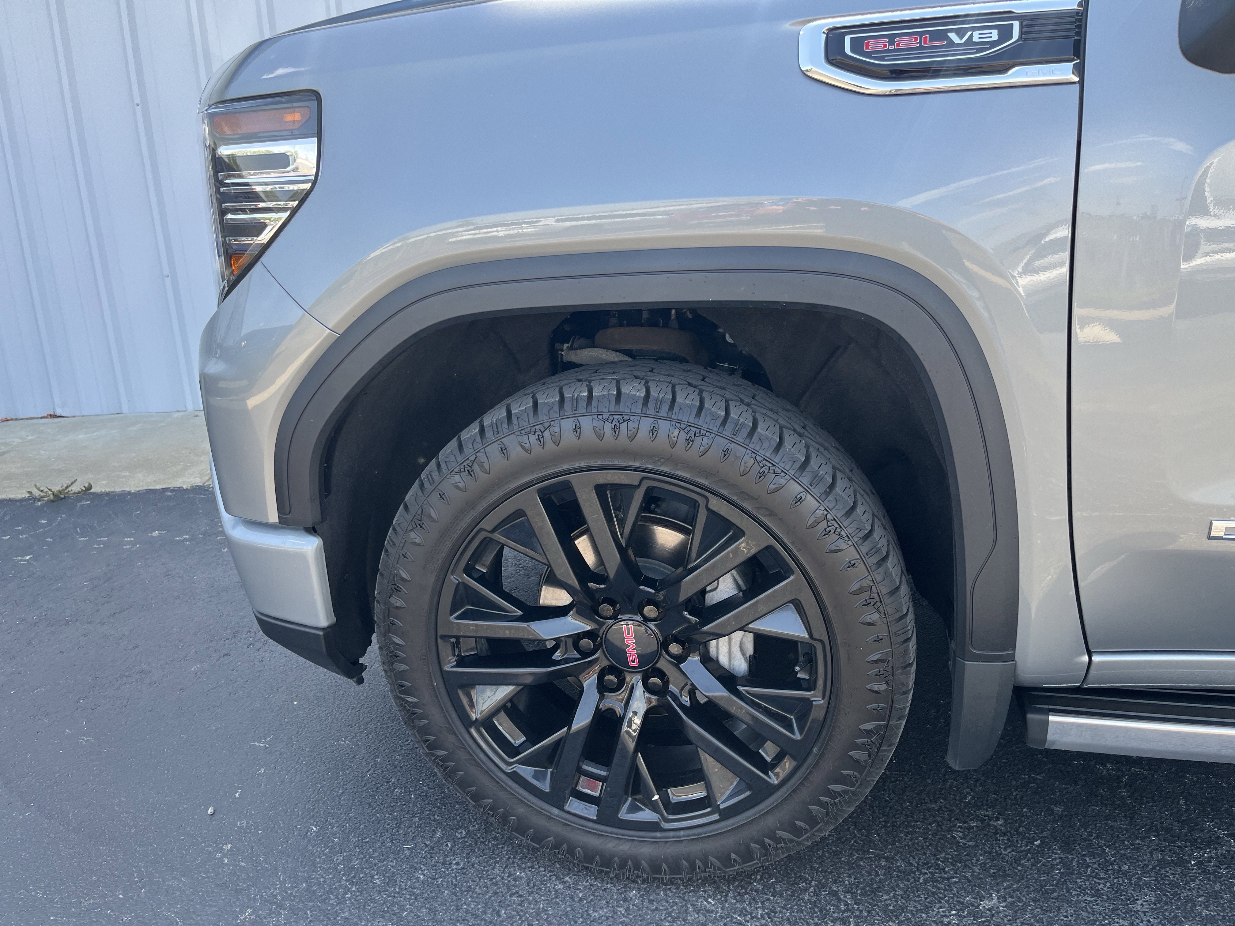 Used 2023 GMC Sierra 1500 Denali w/ Denali Reserve Package AWD/4WD image 2