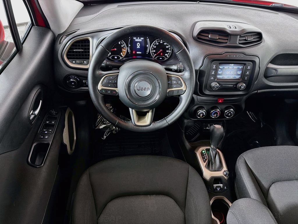 Used 2017 Jeep Renegade Latitude FWD image 20