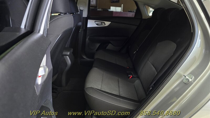 Used 2016 Kia Forte LX FWD image 17