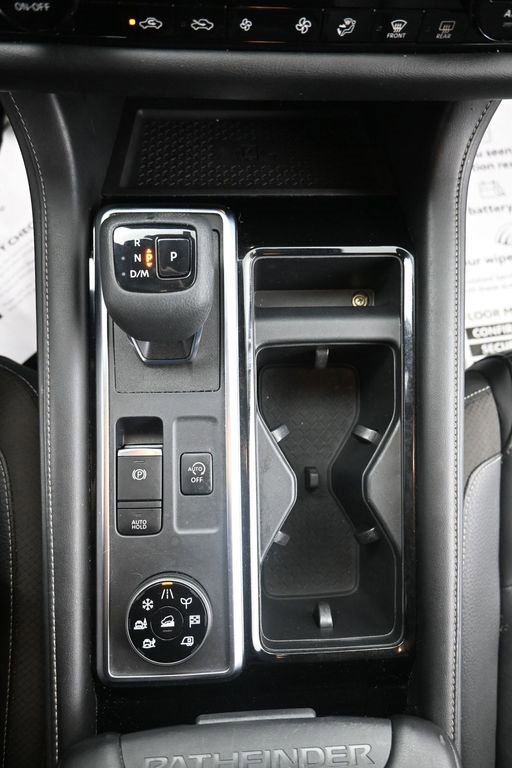 Used 2023 Nissan Pathfinder SL image 29