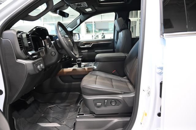 New 2026 Chevrolet Silverado 1500 High Country w/ High Country Premium Package AWD/4WD image 12
