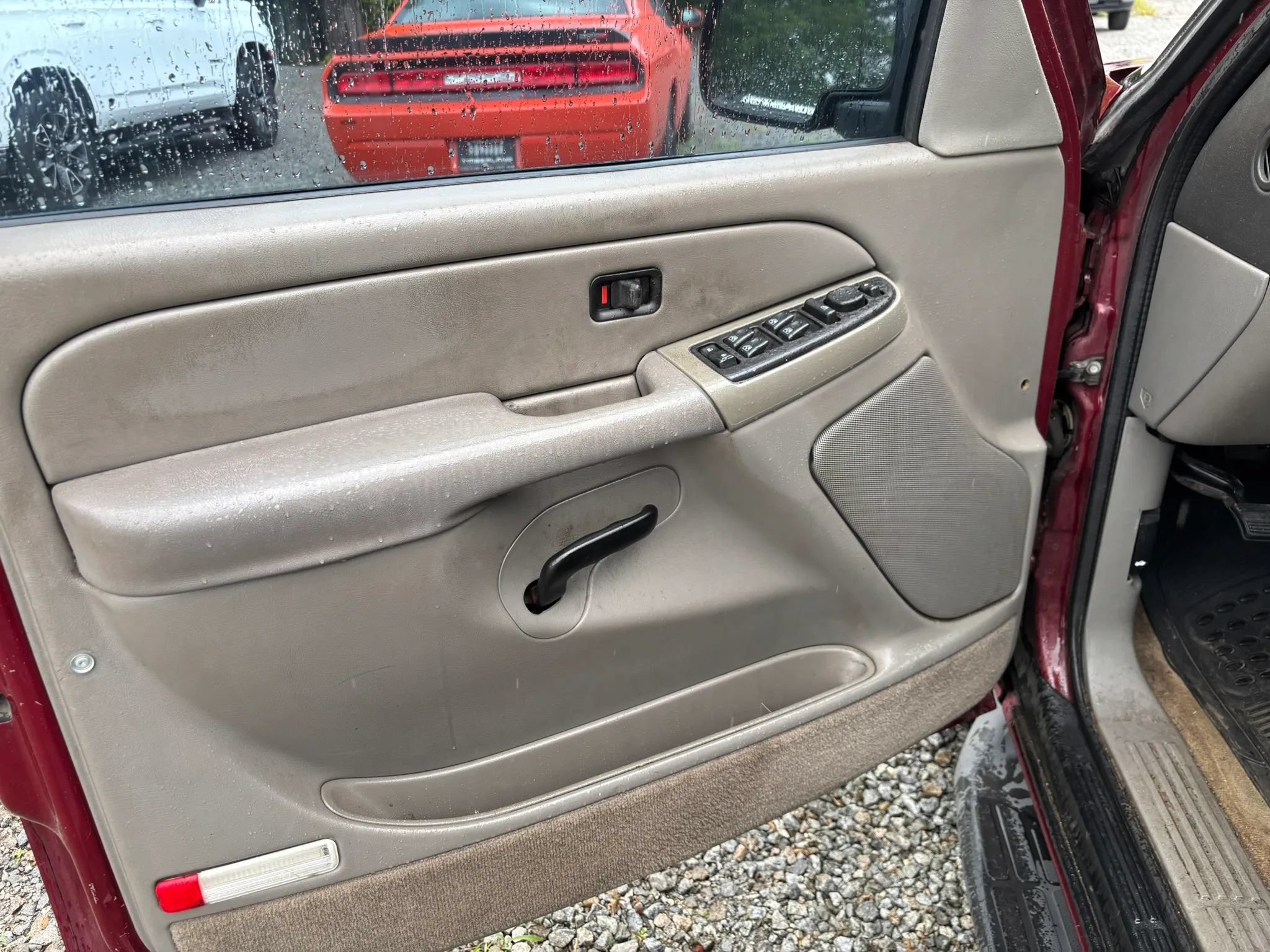 Used 2005 Chevrolet Suburban LS RWD image 10