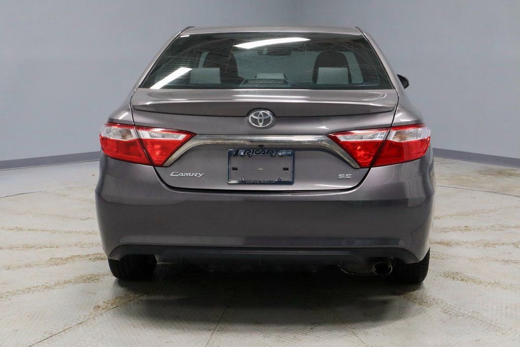 Used 2015 Toyota Camry SE image 10