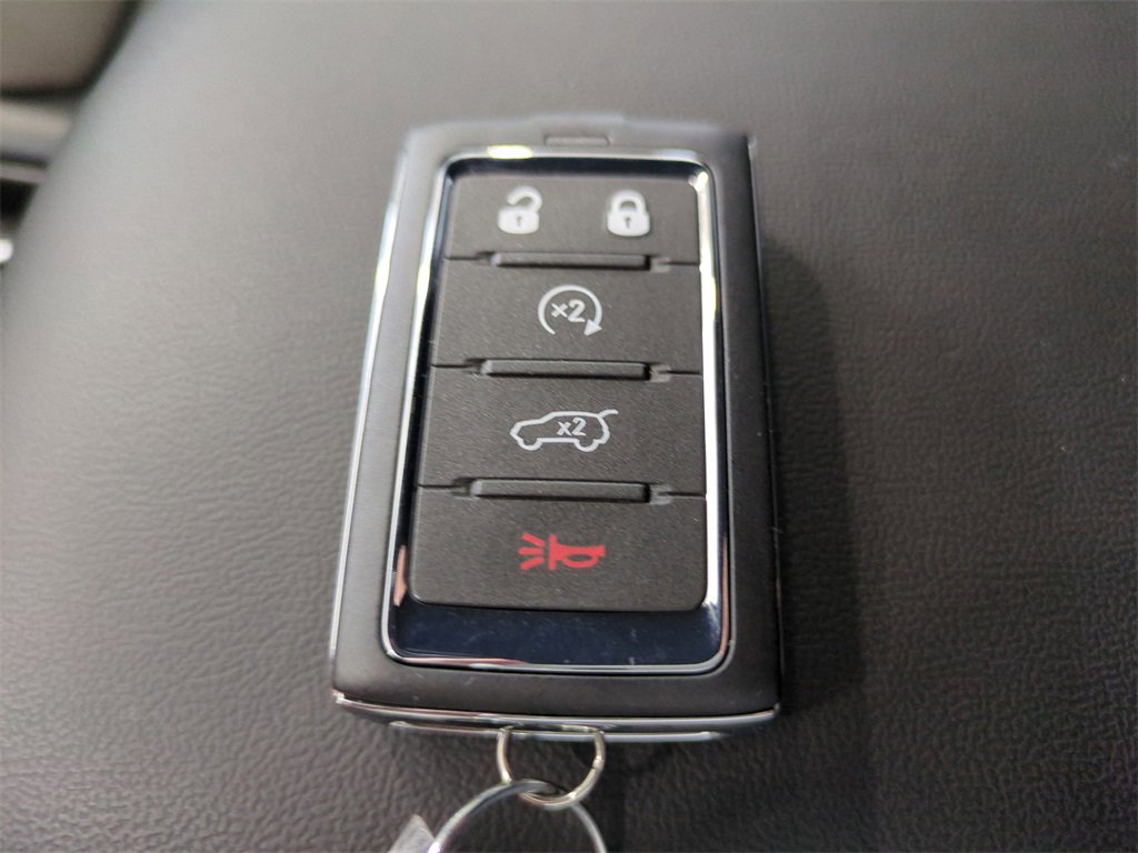 New 2025 Jeep Grand Cherokee Limited image 32