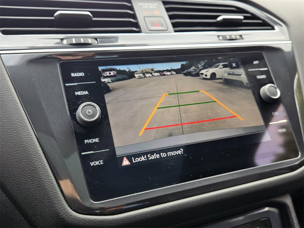 Used 2022 Volkswagen Tiguan SE R-Line image 26
