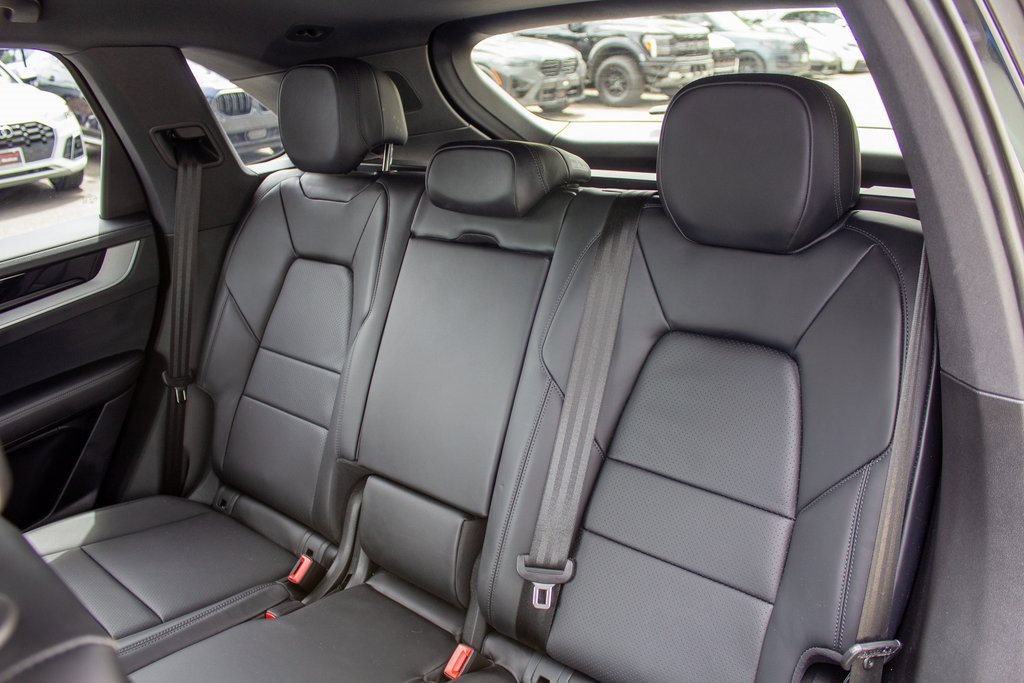 Used 2024 Porsche Cayenne S w/ Premium Package image 22