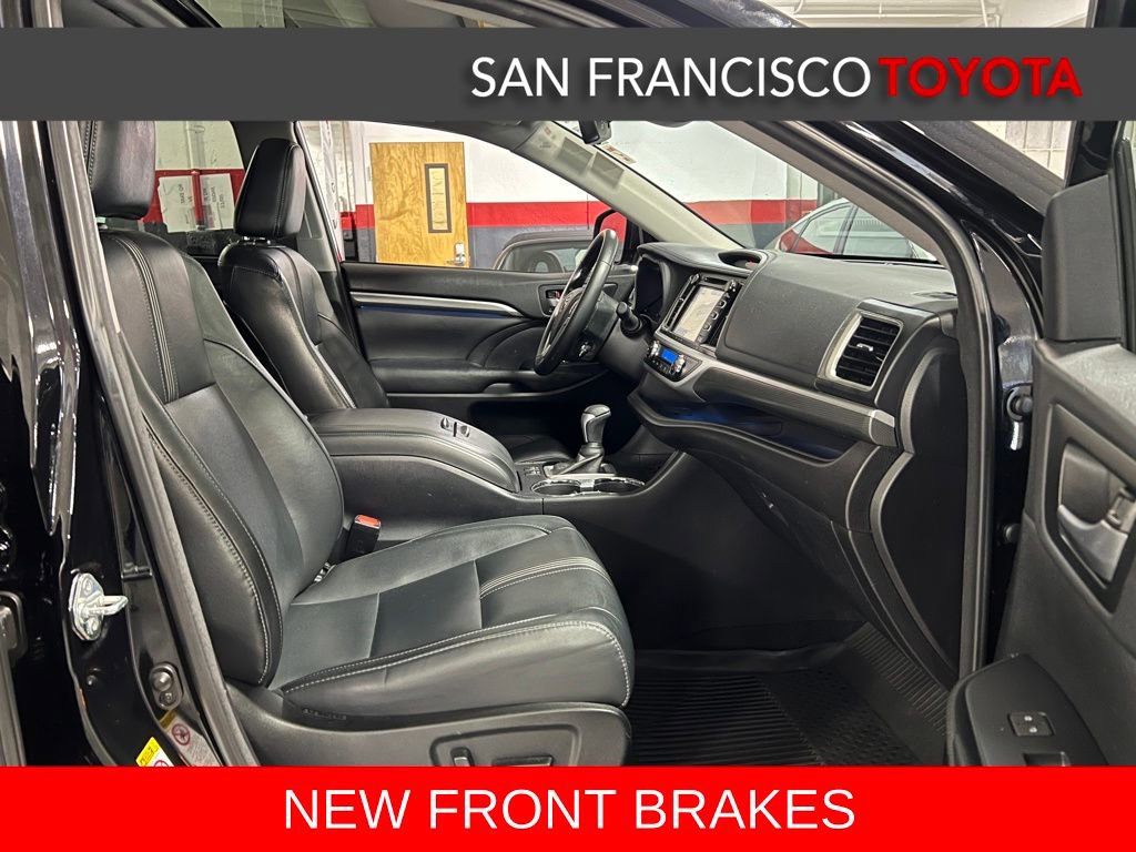 Used 2018 Toyota Highlander SE image 21