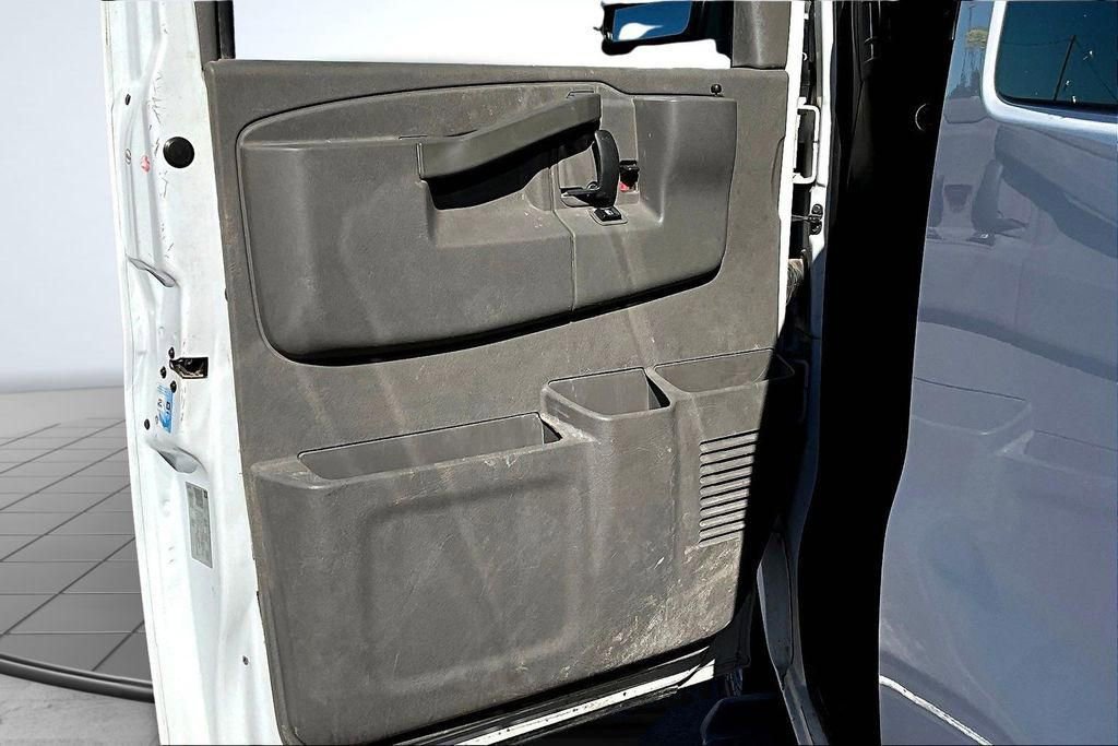 Used 2019 Chevrolet Express 3500 LT w/ LT Preferred Equipment Group image 23