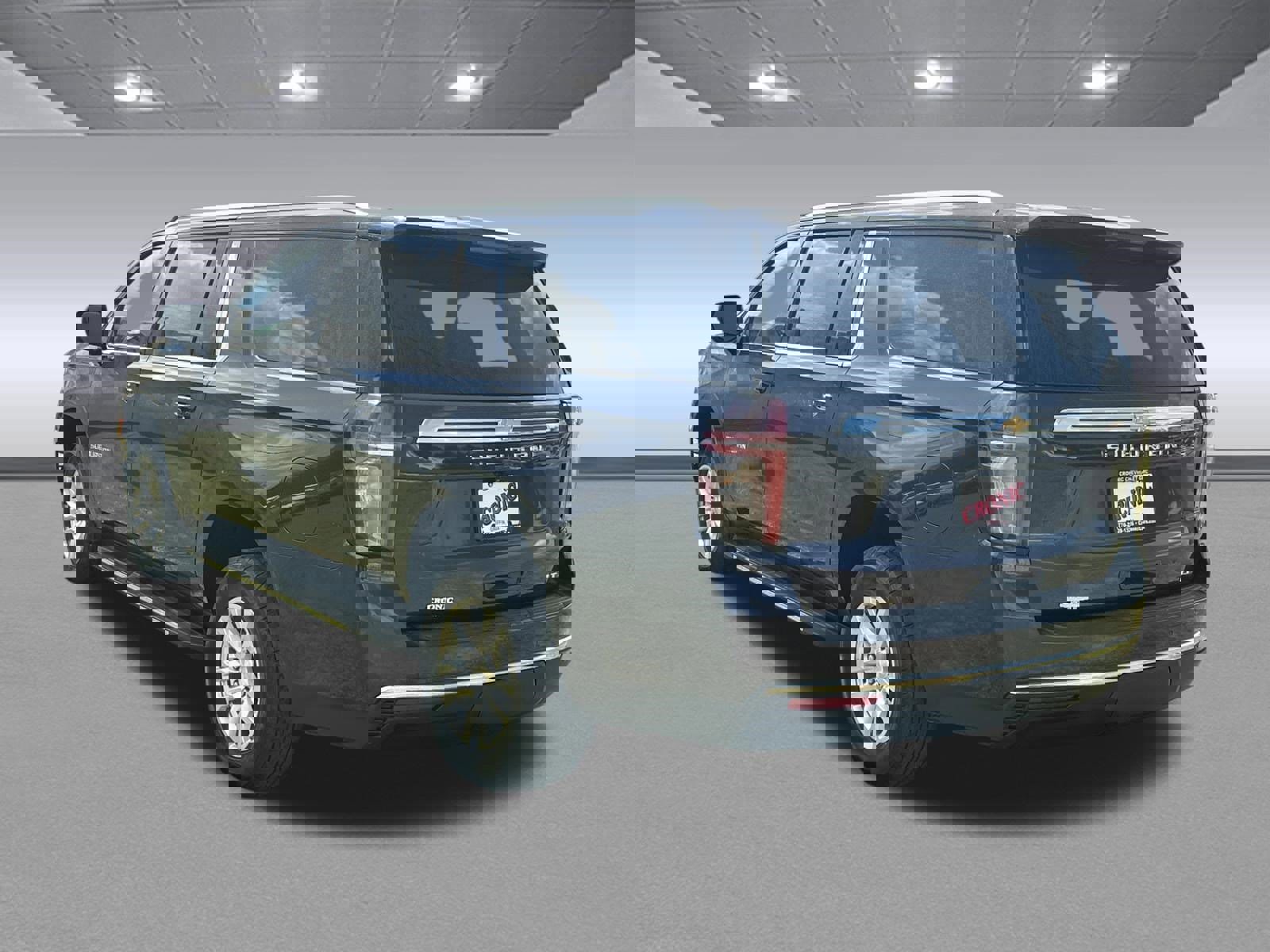 Used 2024 Chevrolet Suburban LT image 5