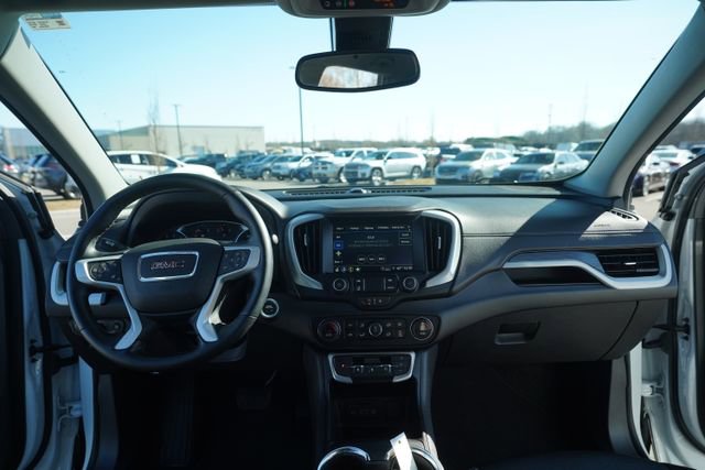Used 2023 GMC Terrain SLT image 25
