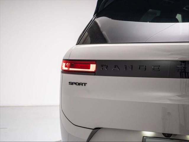 New 2026 Land Rover Range Rover Sport Dynamic SE AWD/4WD image 30