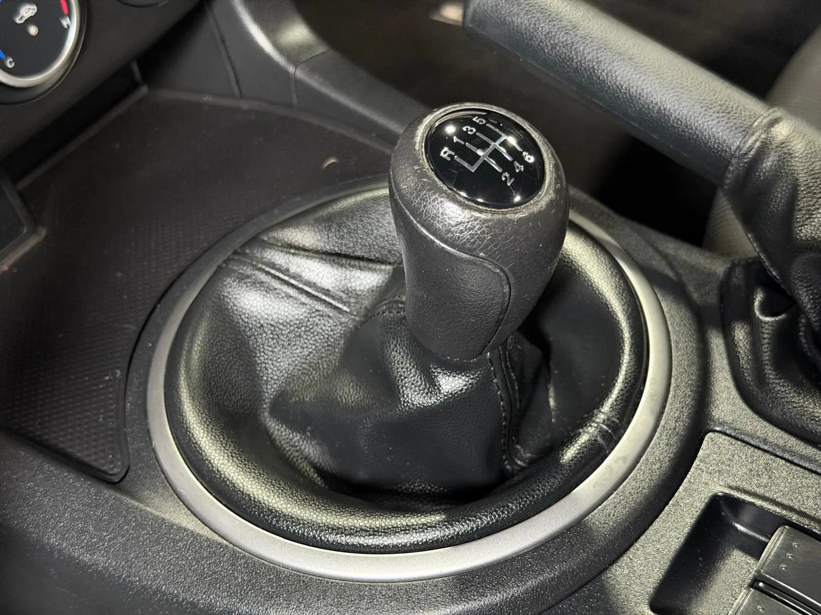 Used 2015 MAZDA MX-5 Miata Club RWD image 25