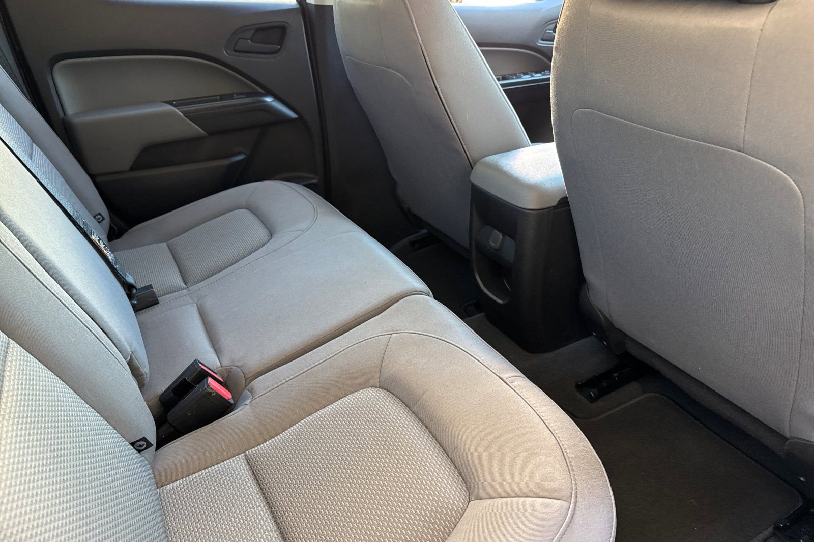 Used 2022 Chevrolet Colorado W/T w/ Custom Special Edition image 18