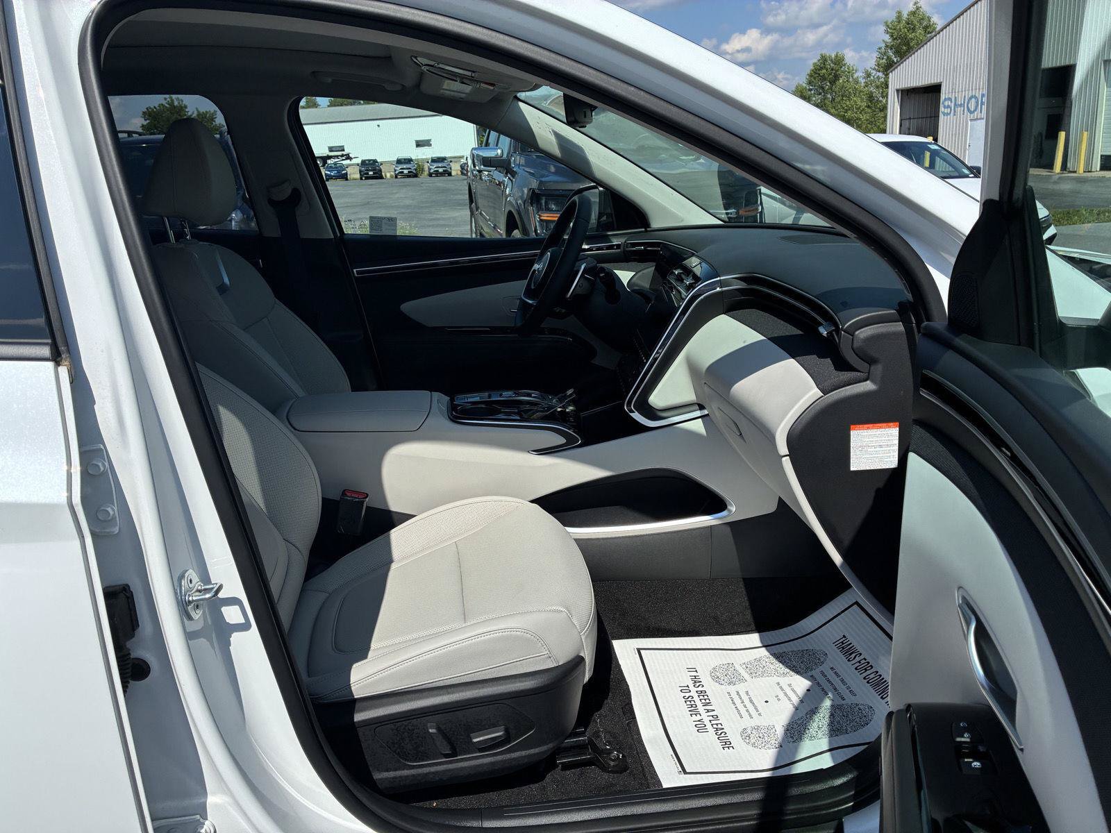 Used 2024 Hyundai Tucson Limited AWD/4WD image 16