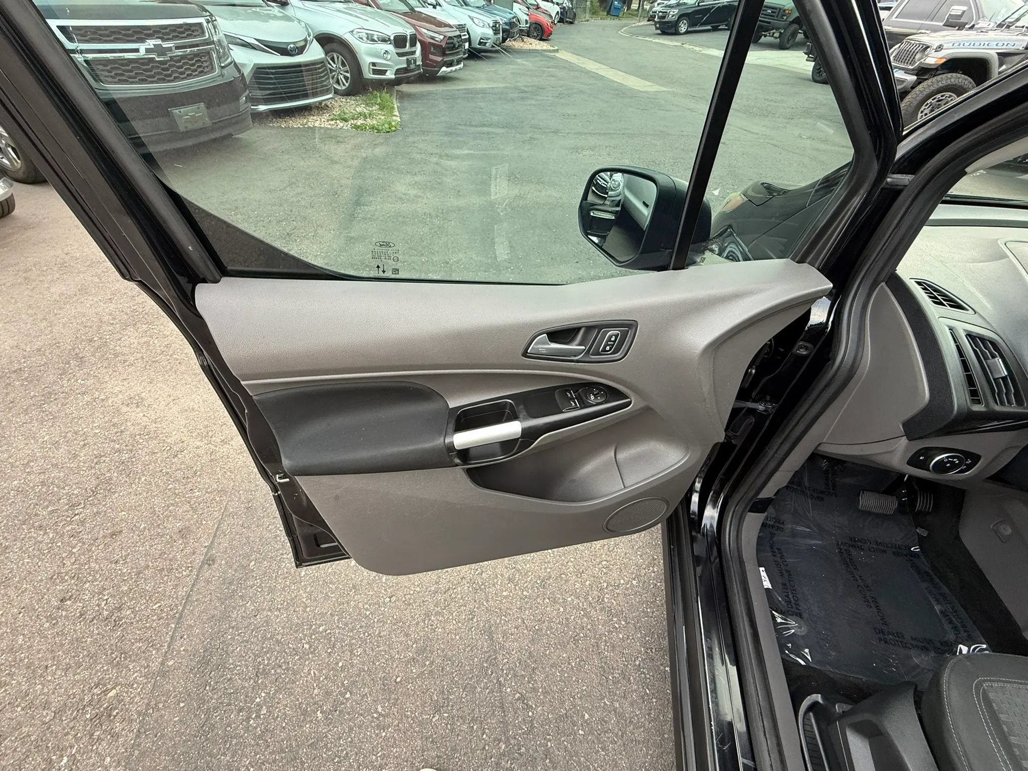 Used 2021 Ford Transit Connect XLT FWD image 14