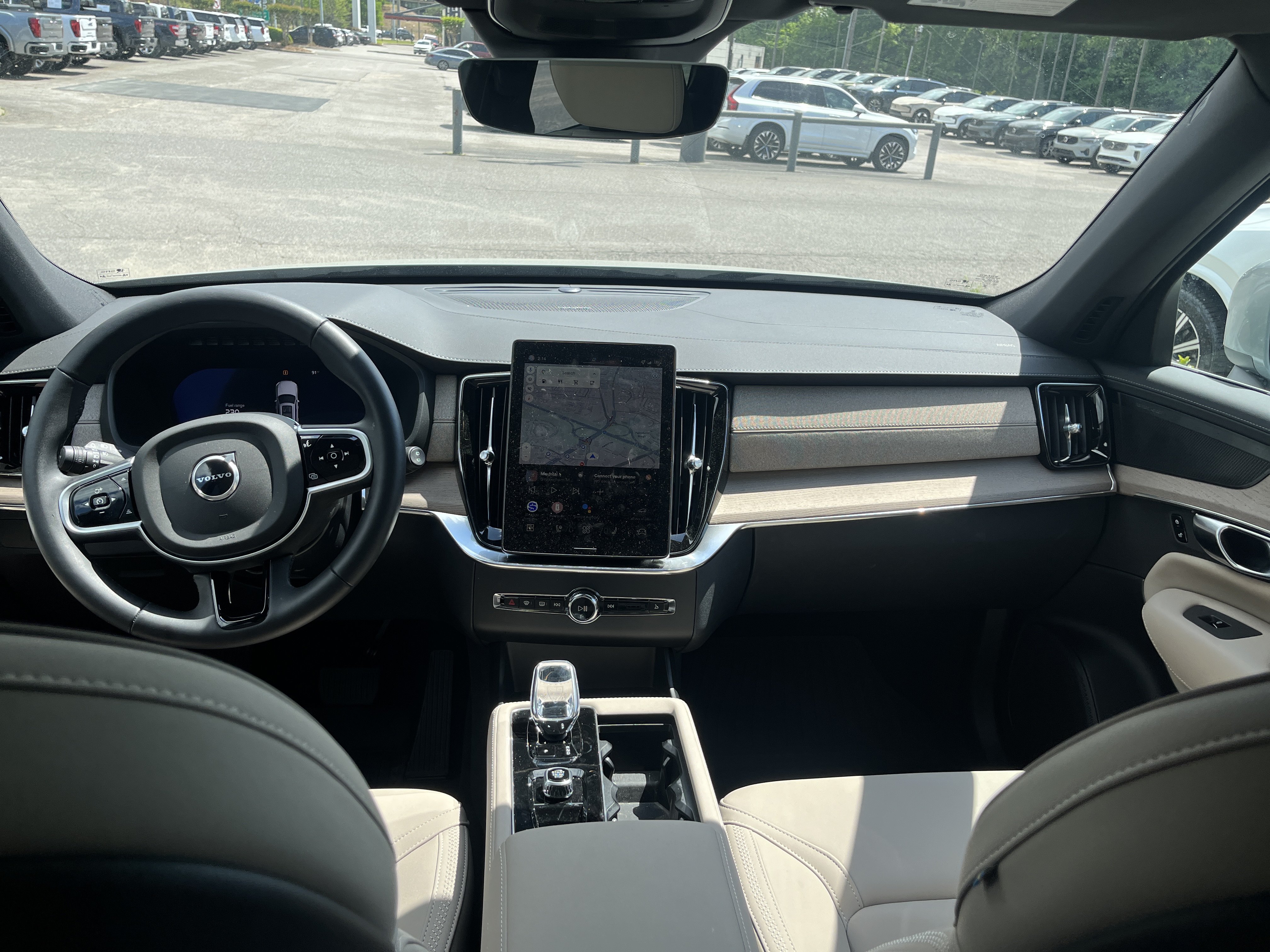 New 2026 Volvo XC90 B6 Plus w/ Protection Package Premier AWD/4WD image 14
