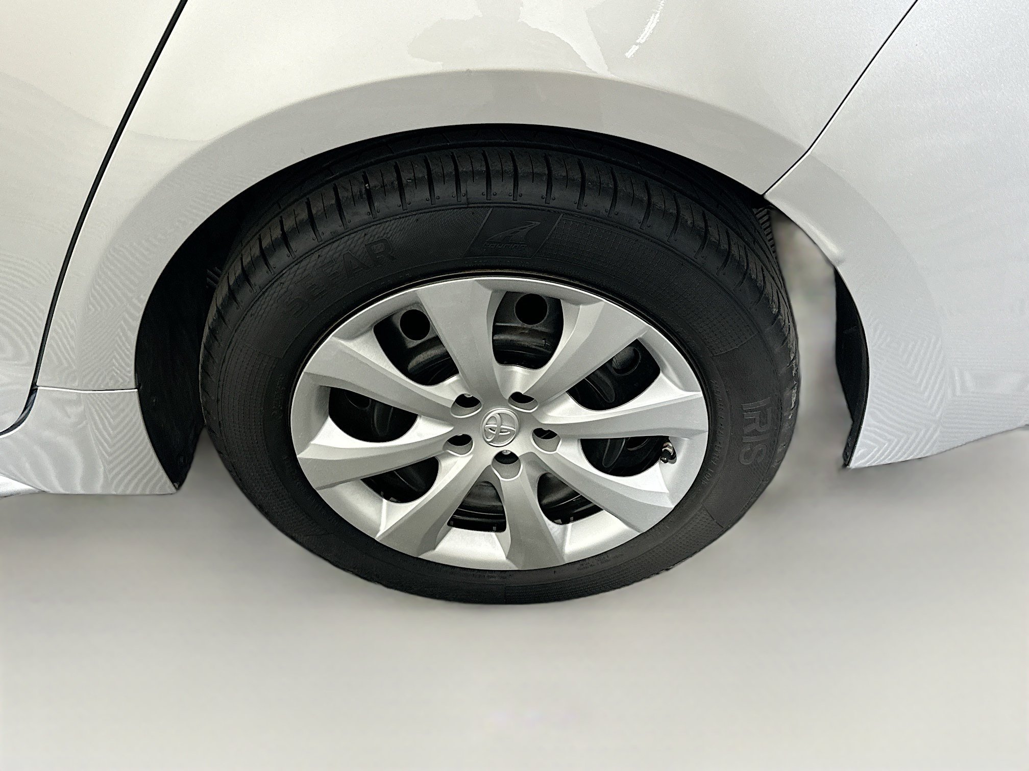 Used 2020 Toyota Corolla LE FWD image 11
