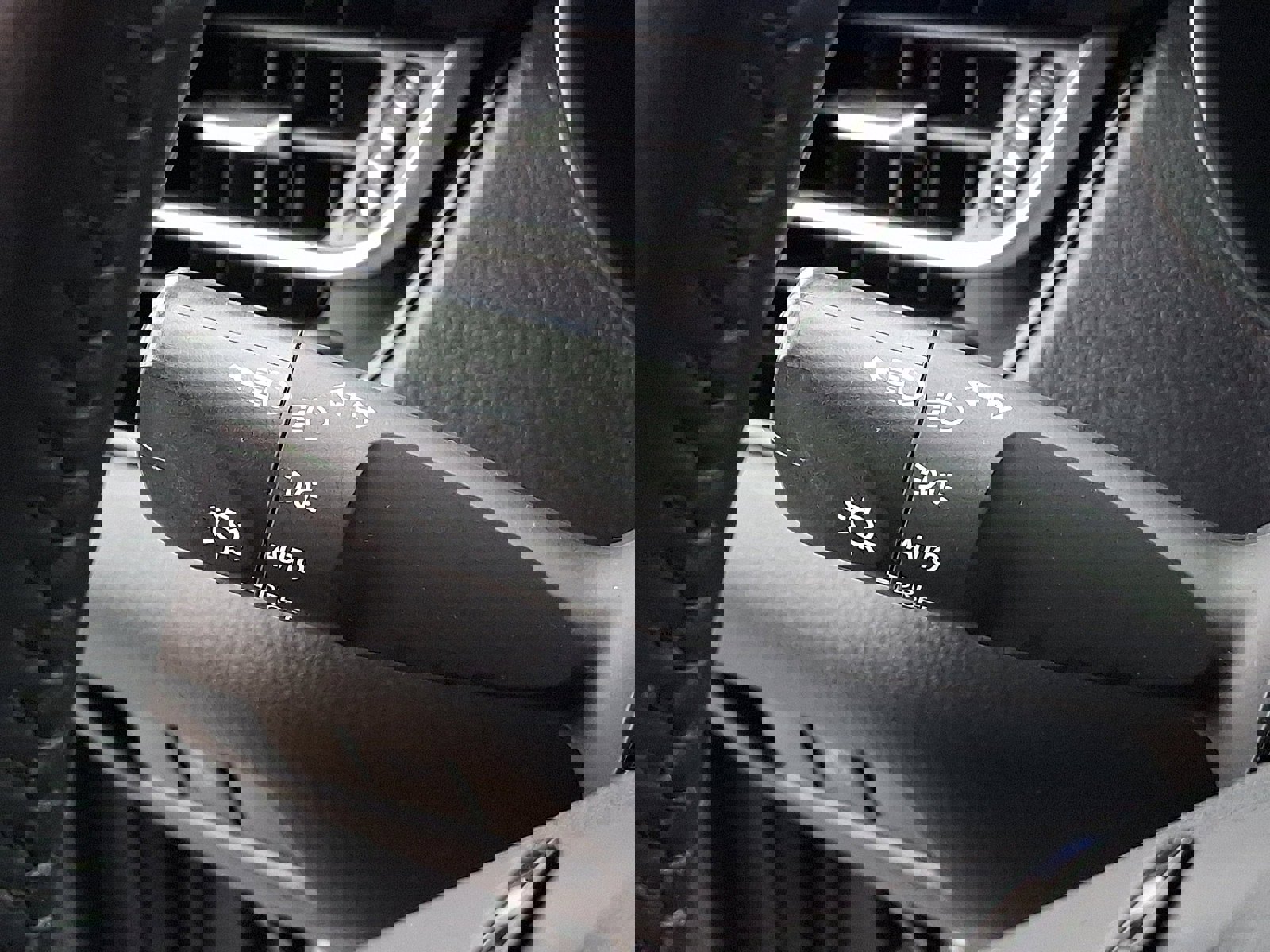 Used 2022 Toyota C-HR XLE image 25