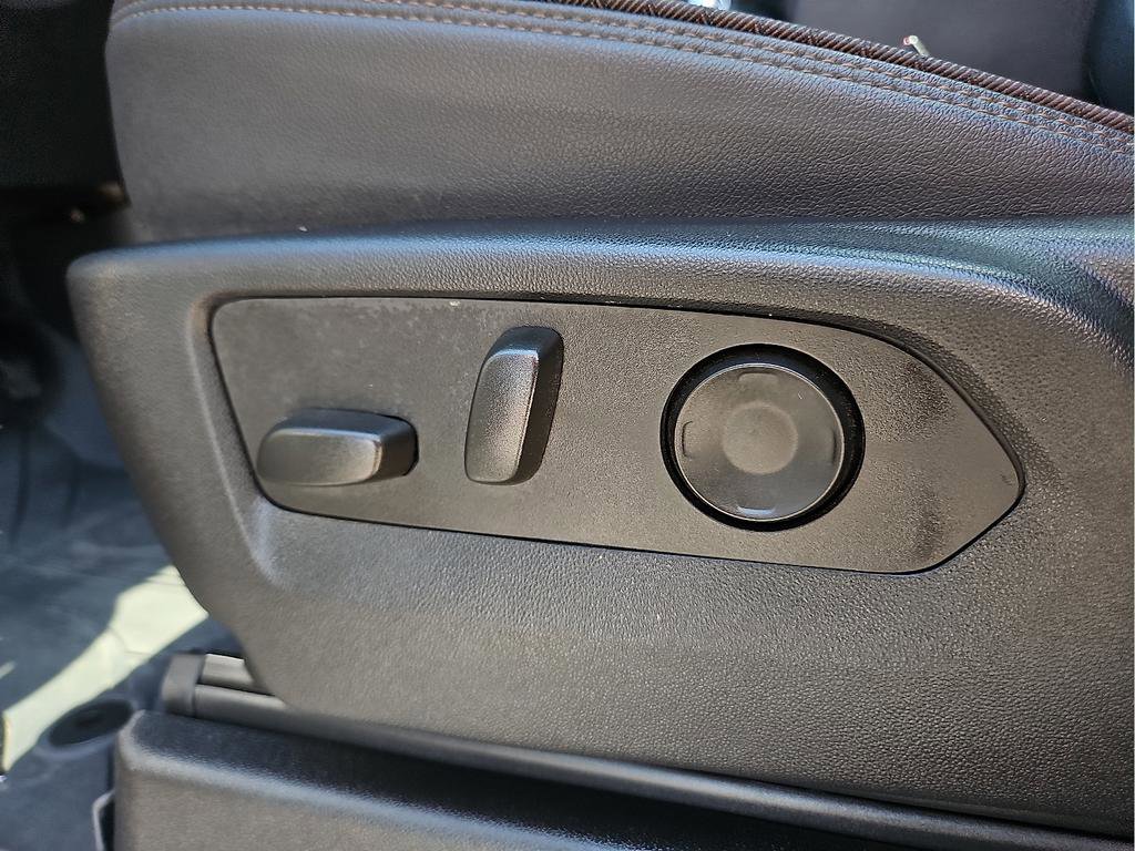 Used 2024 Chevrolet Tahoe High Country image 12