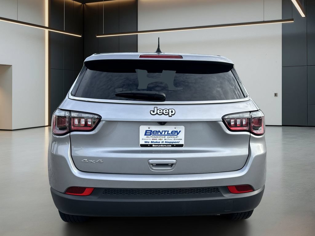 Used 2024 Jeep Compass Sport AWD/4WD image 5