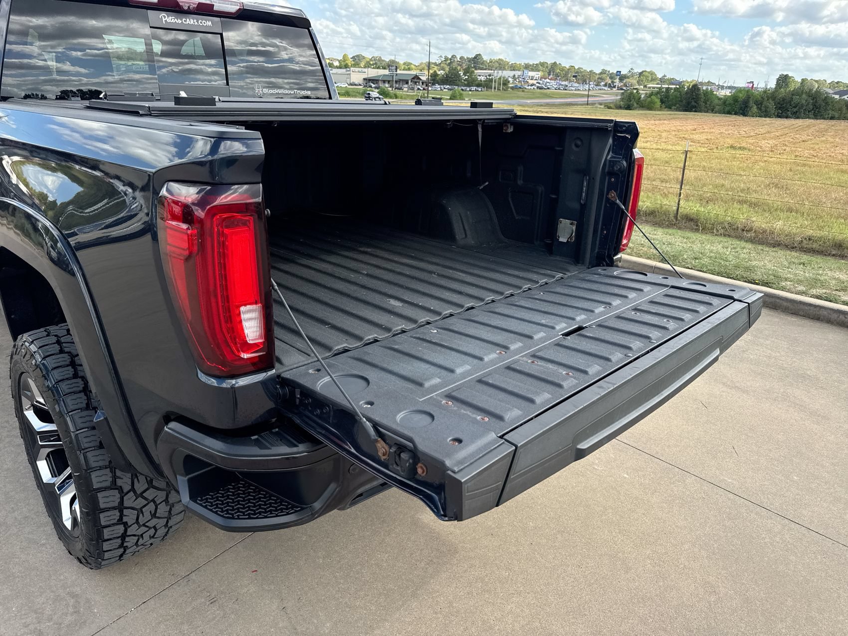 Used 2023 GMC Sierra 1500 AT4 w/ AT4 Premium Package AWD/4WD image 23